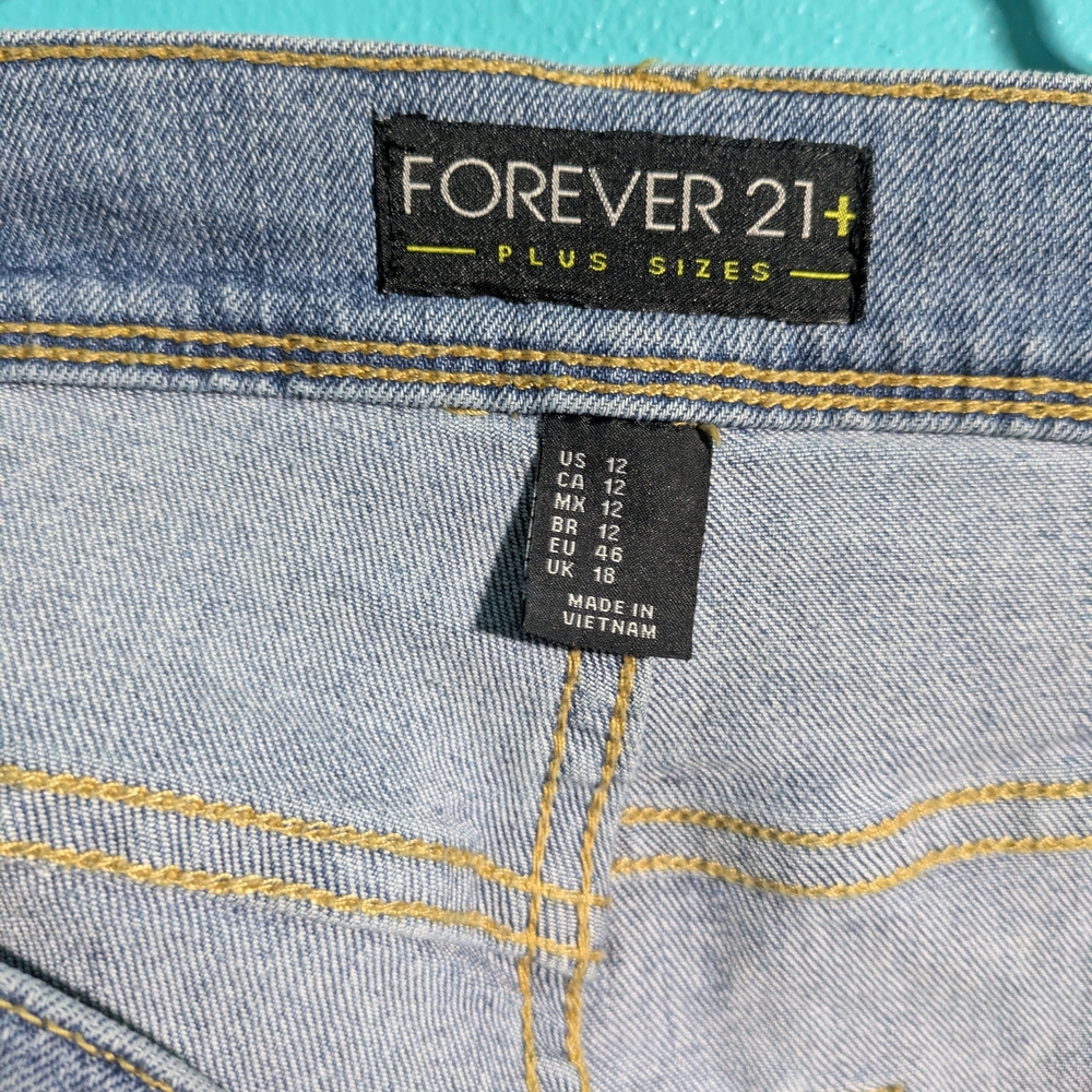 Forever 21 Plus Light Wash Distressed Skinny Jeans - Picture 4 of 7